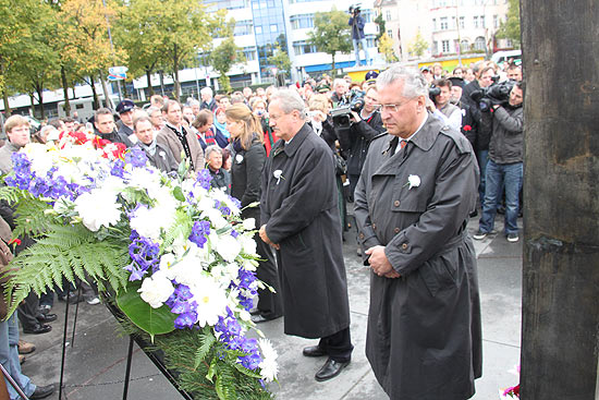 DGB Jugend, OB Chrsitian Iúde, Innenminister Herrmann bei der Gedenkfeier fü die Opfer des Oktoberfest Attentats 1980 (©Foto. Martin Schmitz)